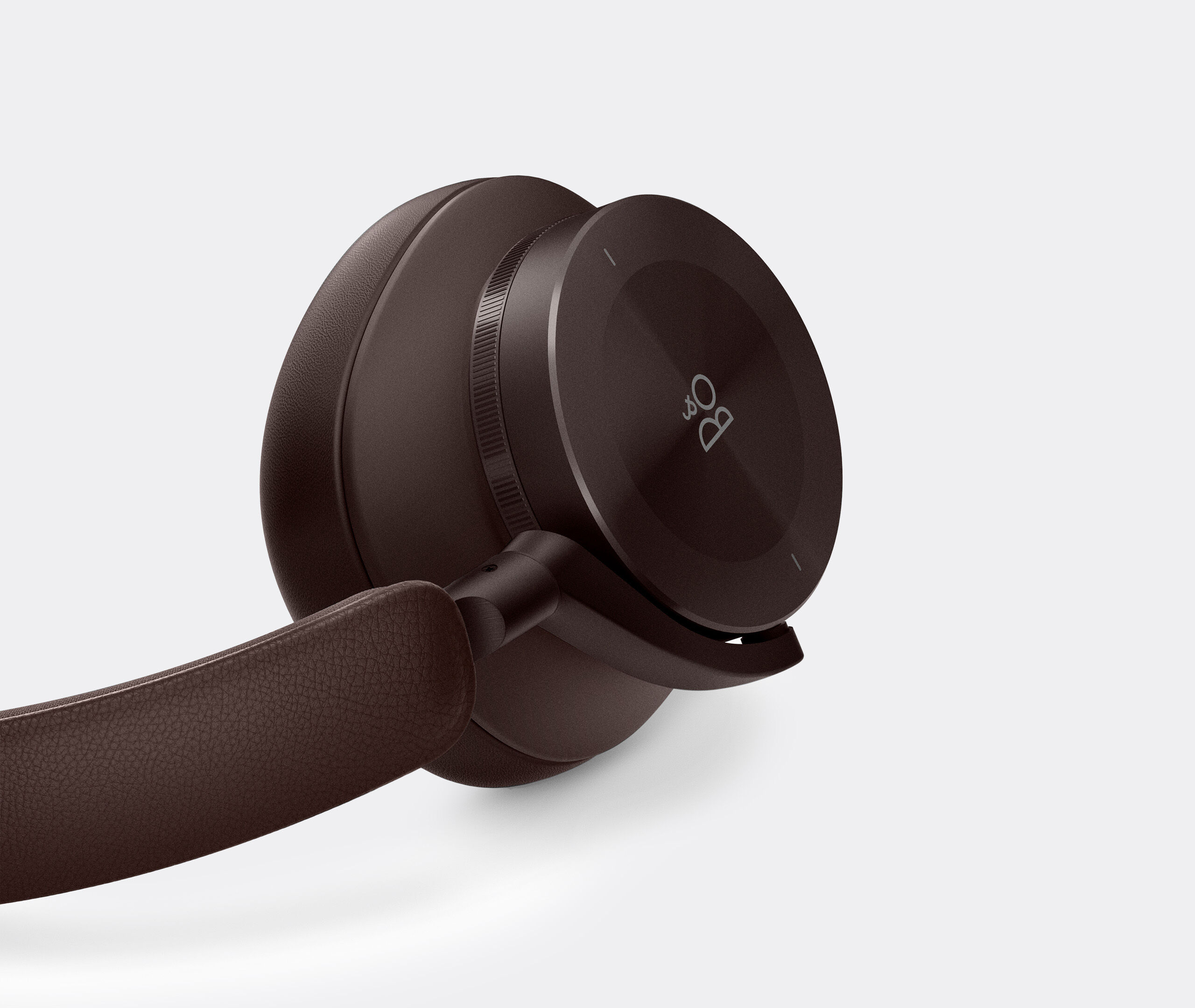 BeoPlay H95', chestnut by Bang & Olufsen | Tech And Tools | FRANKBROS